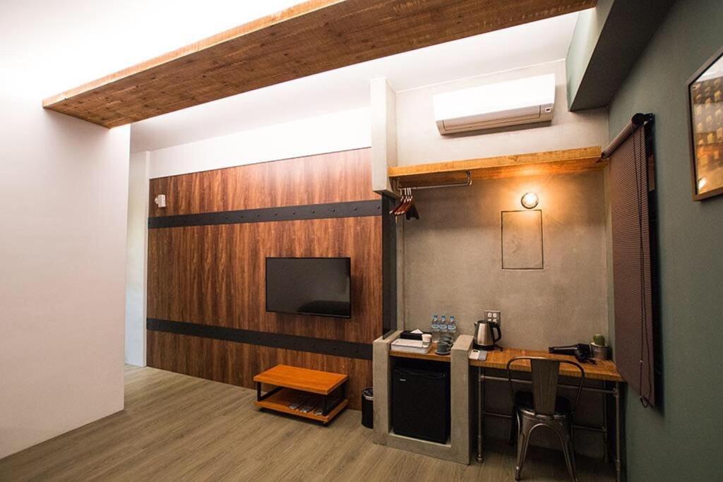 廷海特潮流民宿 L 近鐵花村 L 自助入住 T'ai-tung Exterior foto